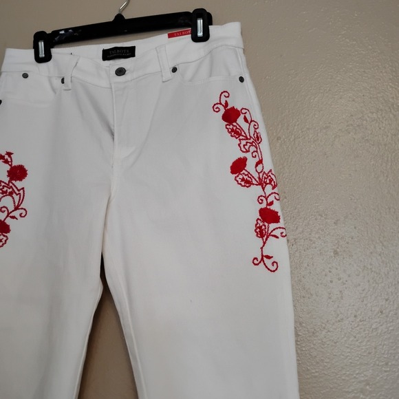 Talbots Jeans 8 Flawless 5 Pocket Crop Embroidered Beach Boho Slimming New - Picture 3 of 15